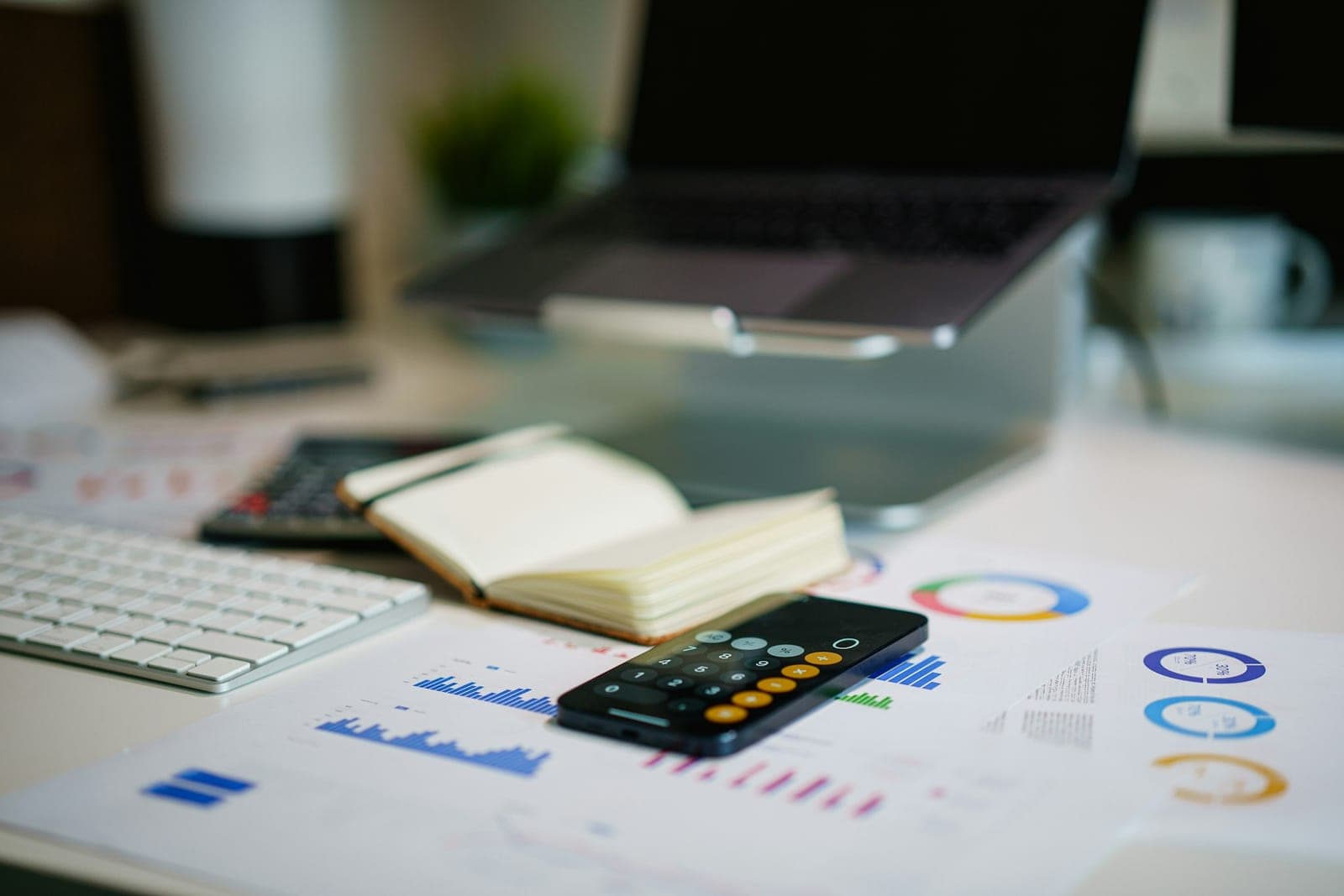 Risk Management Platform vs. Commercial Broker: A Decision Framework for Mid-Market CFOs