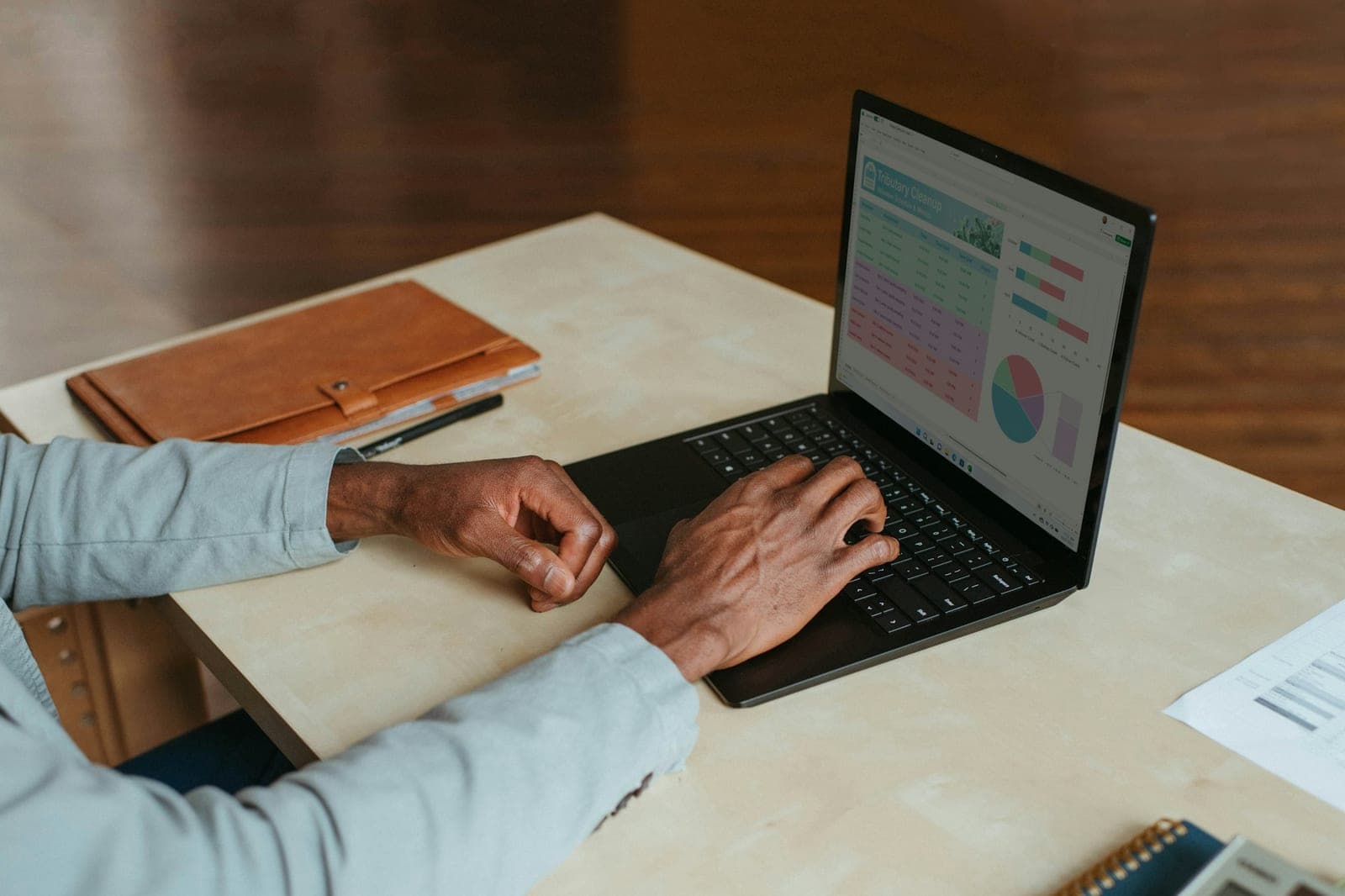 Aiden vs. Embroker: Which Commercial Insurance Broker Is Right for Your Business?